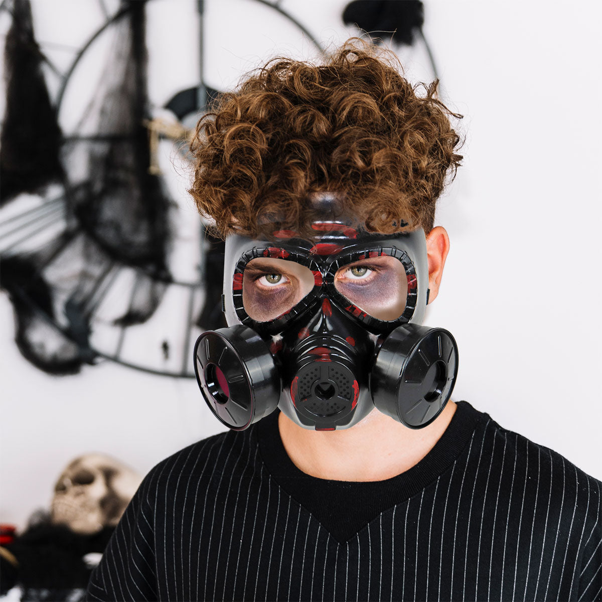 Máscara de Gas color Negro con Rojo para Disfraz de Halloween.