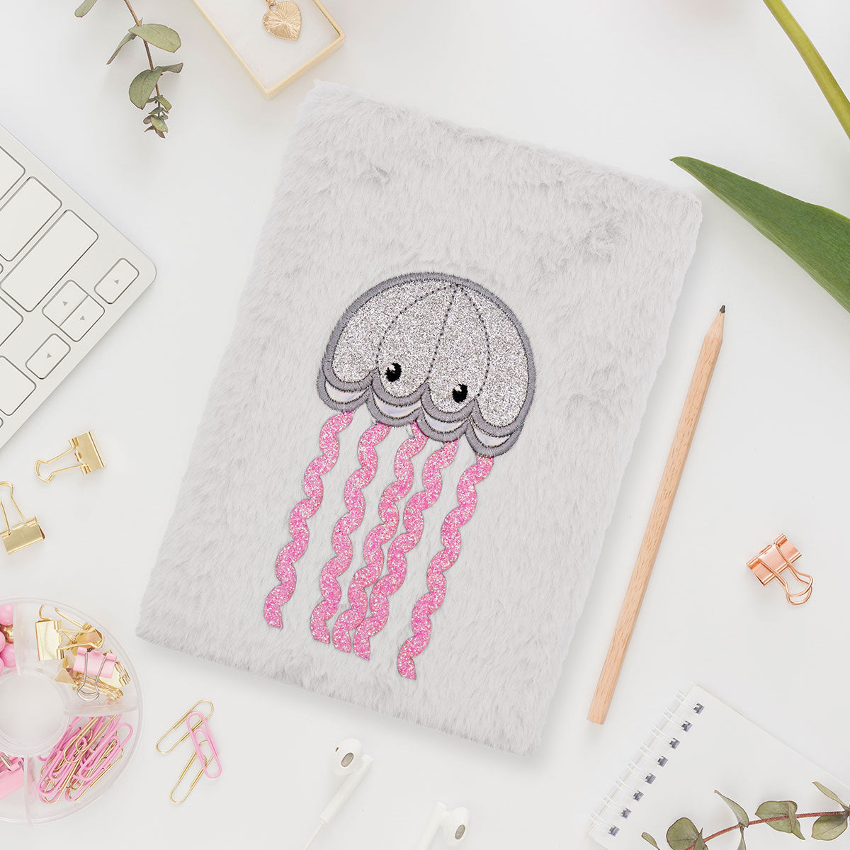 Libreta de Peluche con Diseño de Medusa, color Blanco