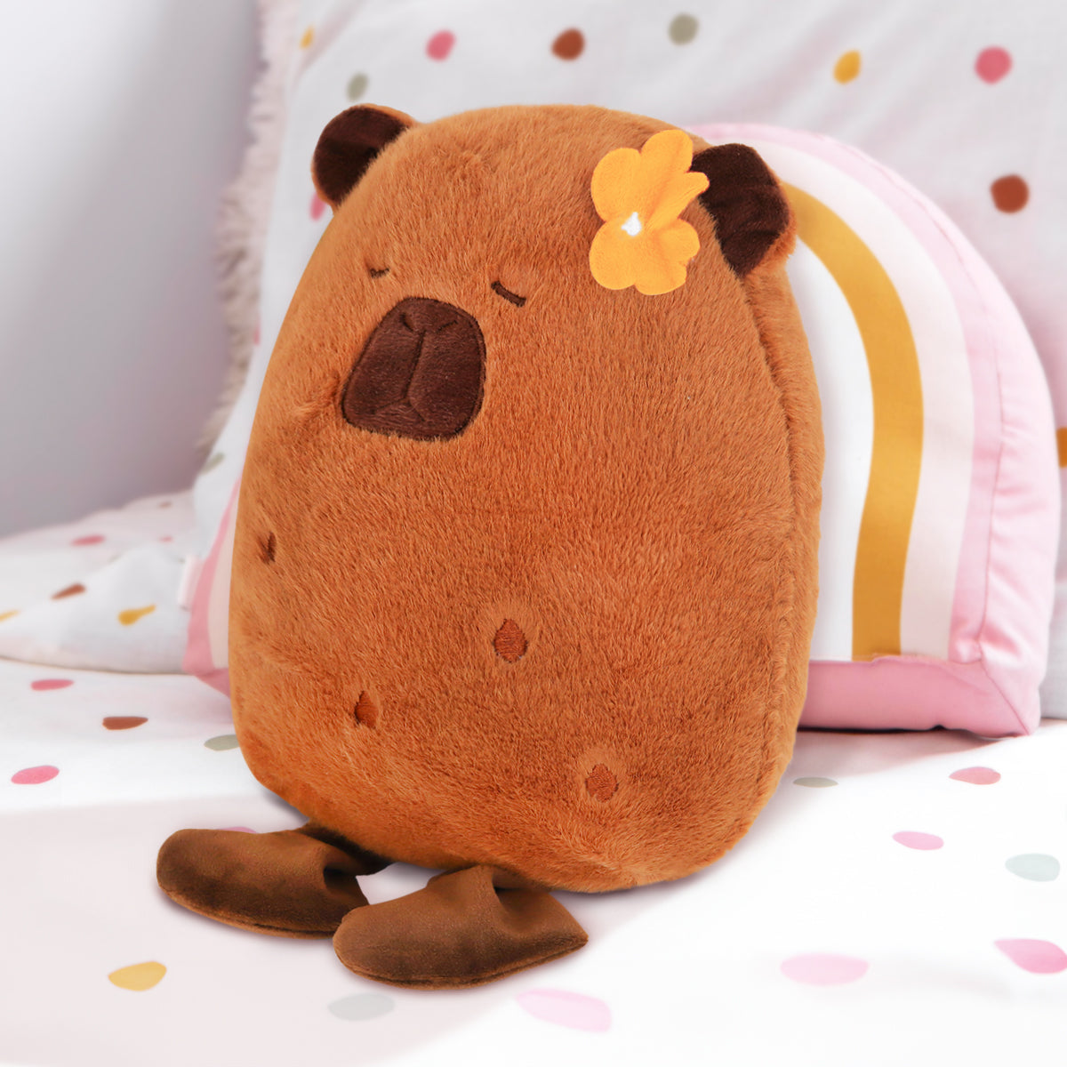 Peluche de Capibara con Flor, Color Naranja
