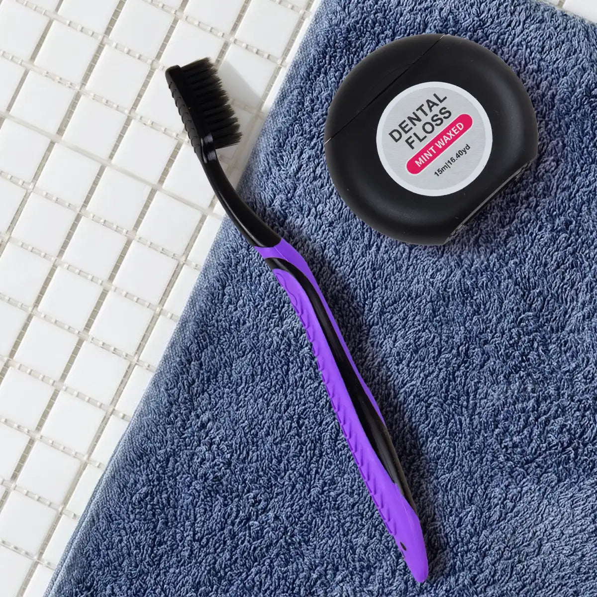 Cepillo Dental con Hilo Dental, Color Morado