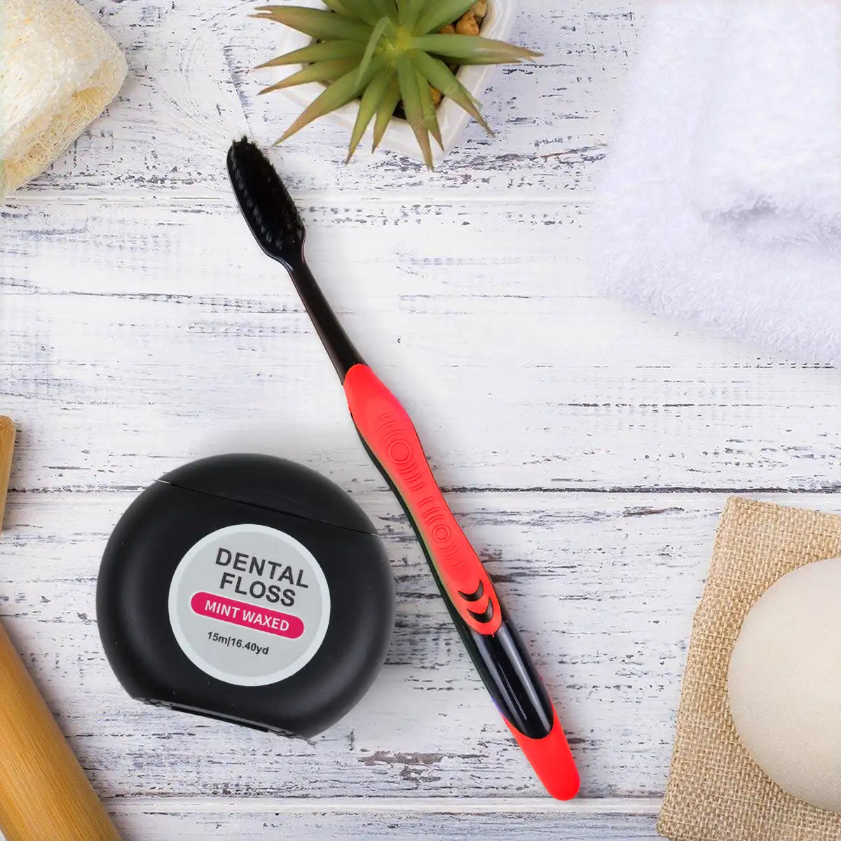 Cepillo Dental con Hilo Dental, Color Rojo
