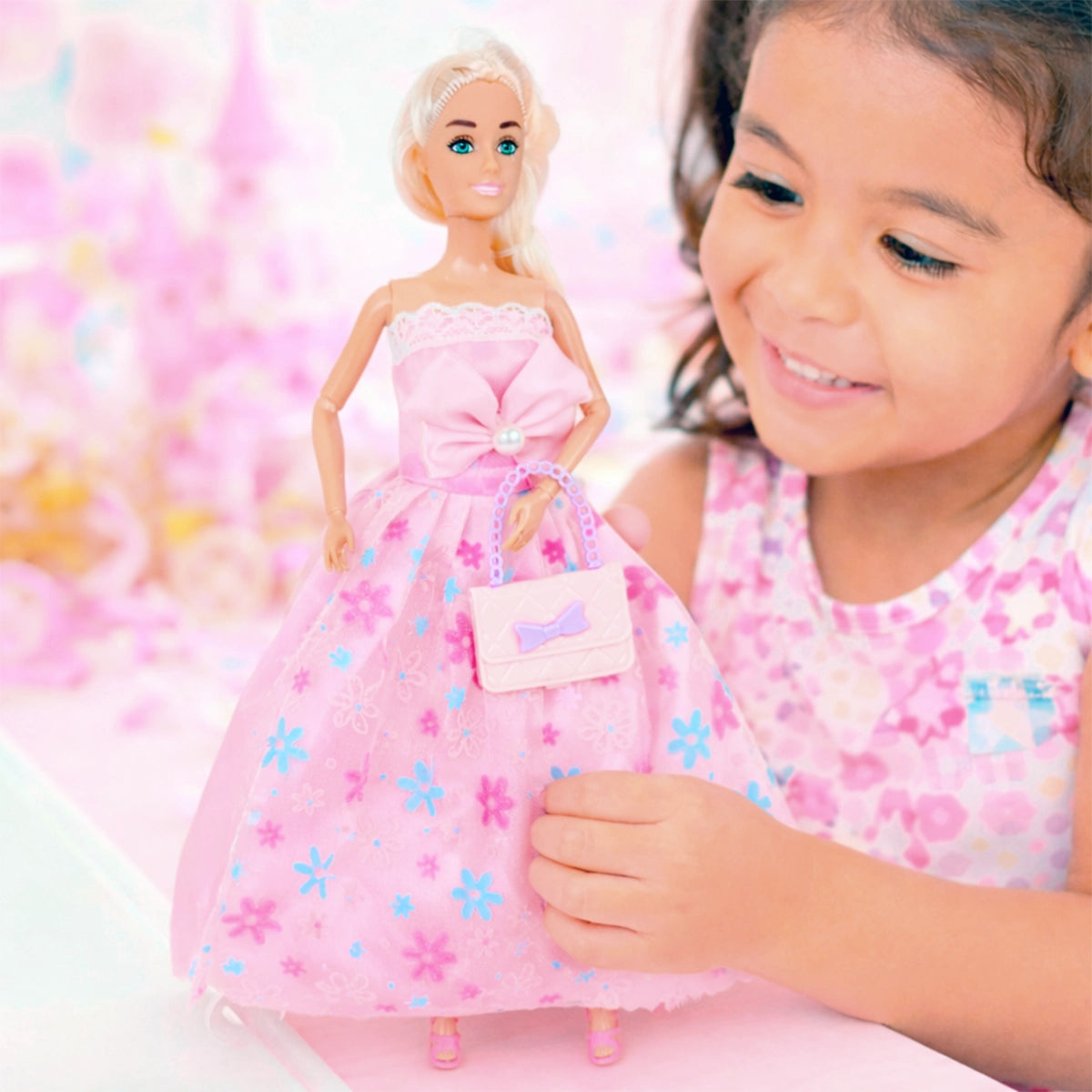 Muñeca con Vestido de Fiesta, Diseño Flores