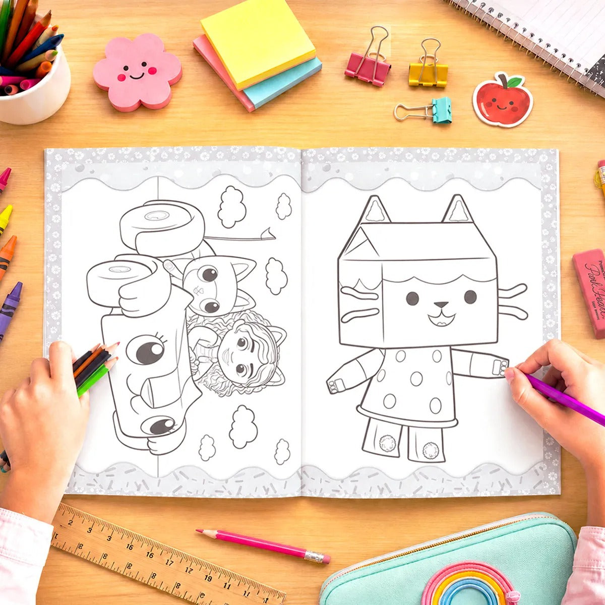Libro para Colorear con Crayones, La Casa de Muñecas de Gaby