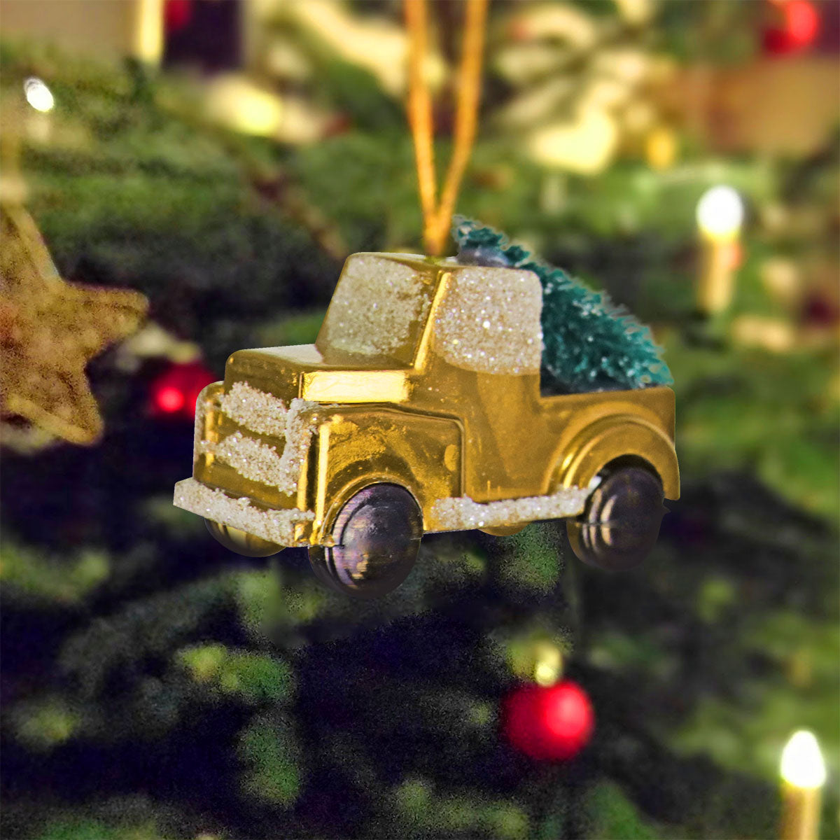 Ornamento, Mini Camioneta con Árbol, Color Oro