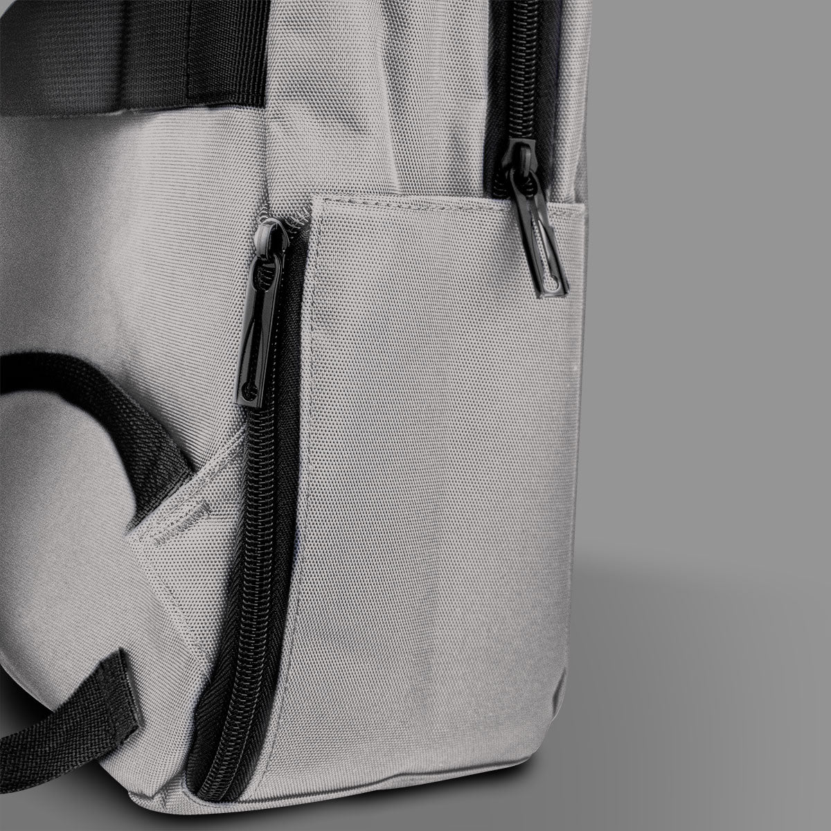 Mochila Porta Laptop con Cargador USB color Gris