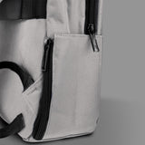 Mochila Porta Laptop con Cargador USB color Gris