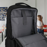 Mochila Porta Laptop con Cargador USB color Negro