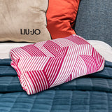 Cobija Afelpada color Blanco con Rojo, 179x148cm