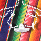 Collar con Decoración, Color Blanco, 2 pzas