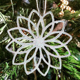 Ornamento en Forma de Flor, Color Blanco, 4 pzas