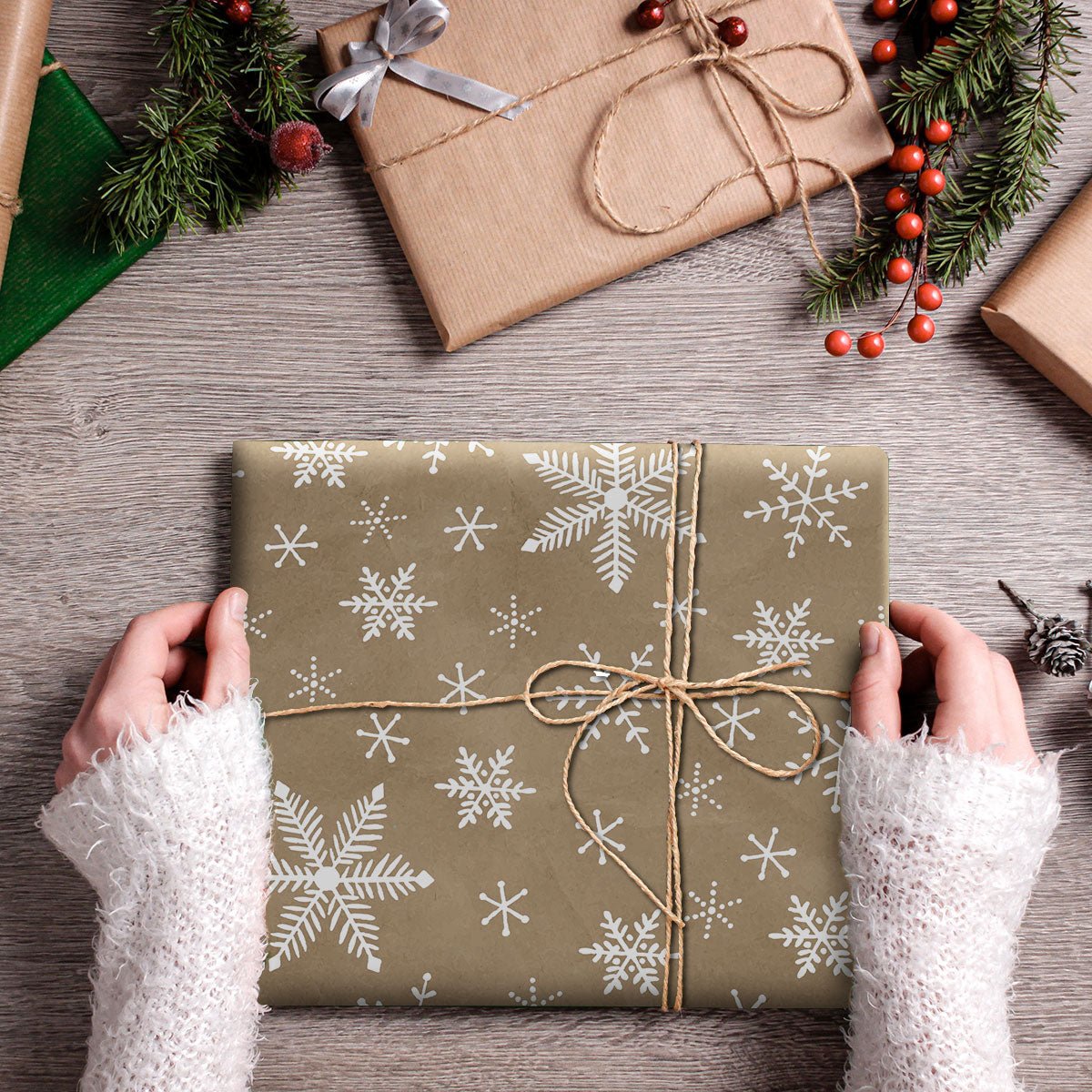 Papel de Regalo Navideño Transparente con Estampado de Copos de Nieve