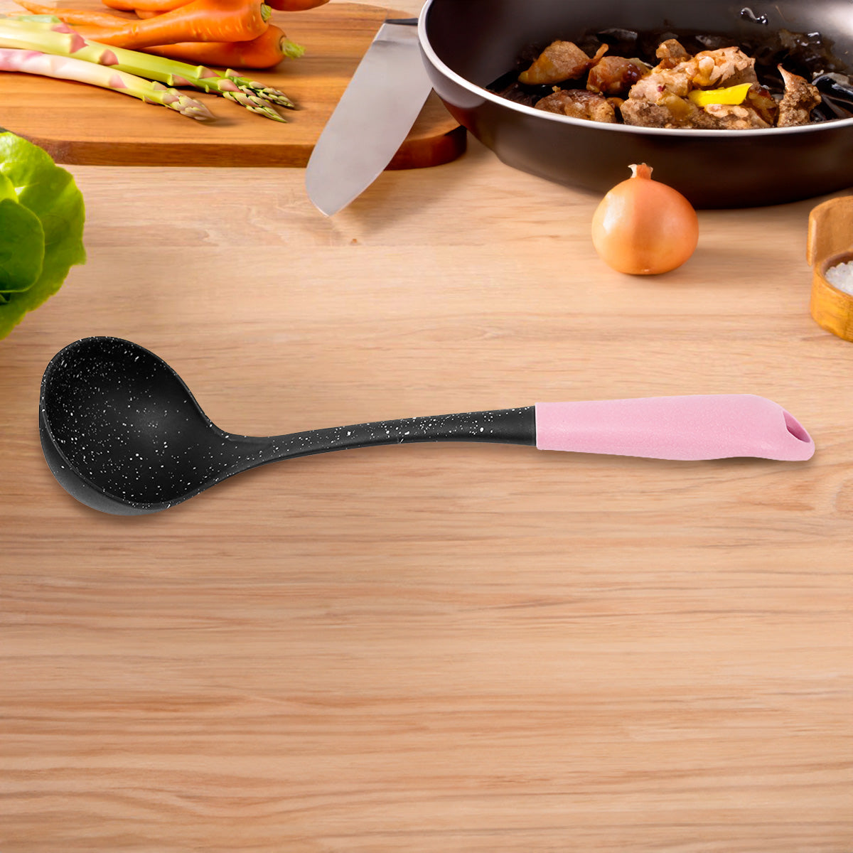 Cucharón, Inkanto, Color Negro con Mango Rosa