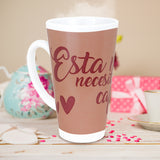 Taza "Esta mamá necesita un café" 473 ml