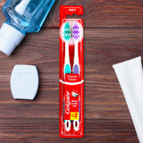 Set de 2 Cepillos de Dientes Colgate, Color Morado y Azul
