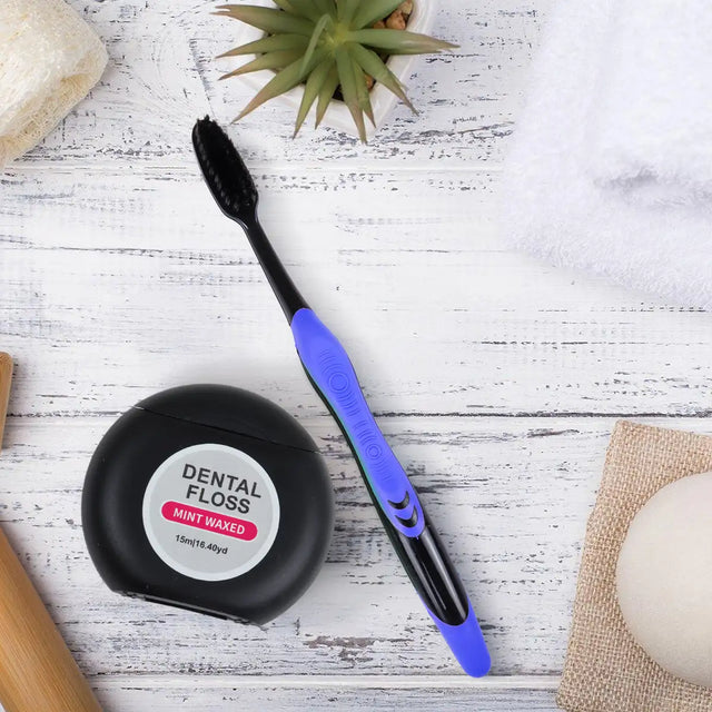 Cepillo Dental con Hilo Dental, Color Azul