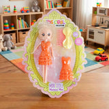 Mini Muñeca con Vestido y Accesorios, Color Naranja