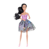 Muñeca con Vestido Brillante, Color Negro