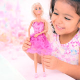 Muñeca con Vestido Brillante, Color Rosa