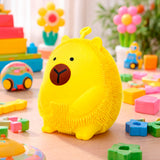 Squishy Capibara, Color Amarillo