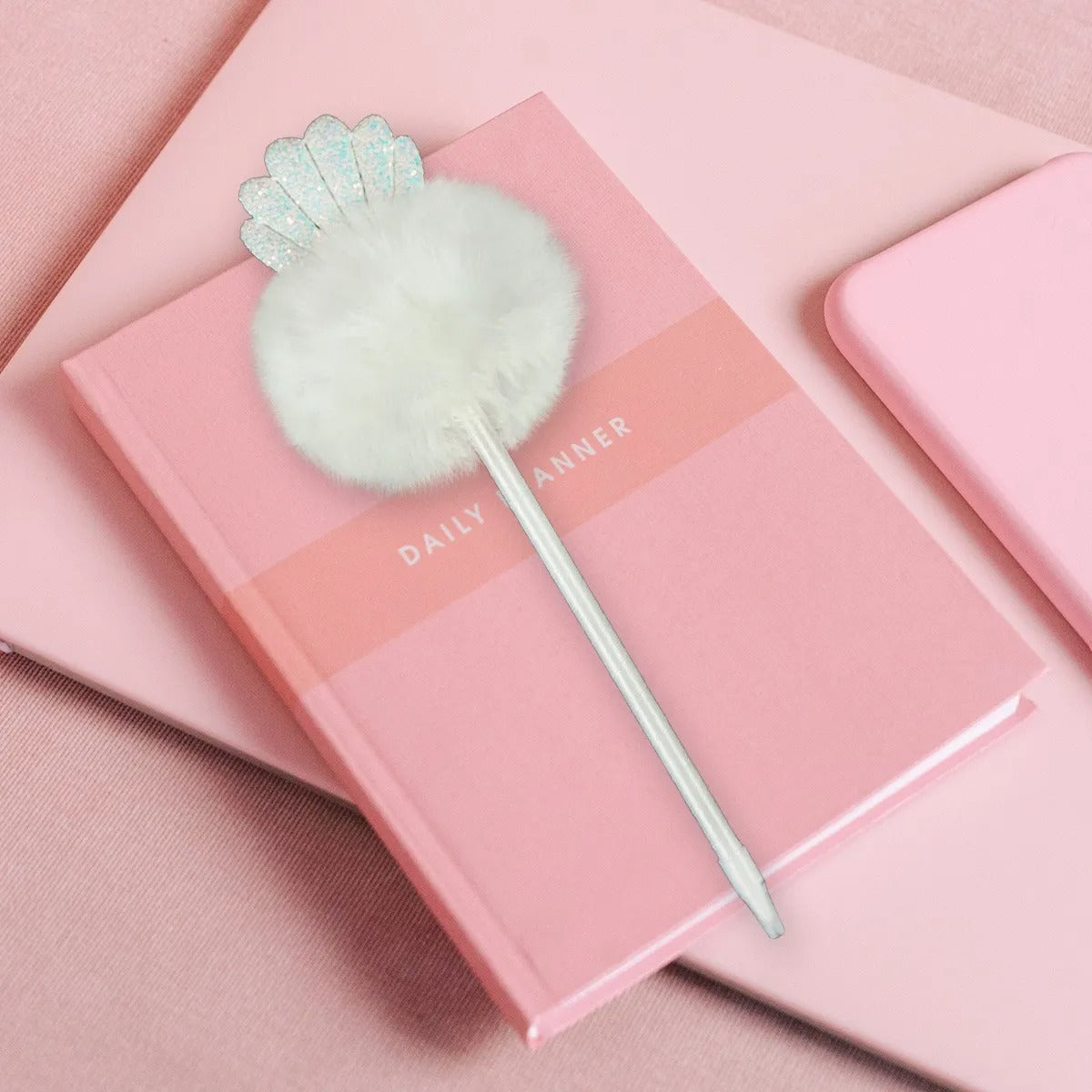 Bonito bolí­grafo Blanco con Pompón
