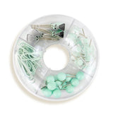 Estuche Dona con Clips y Pines, 64 pzas, Color Verde
