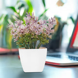 Maceta Blanca con Flor Artificial